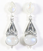 Lange bewerkte zilveren oorstekers met regenboog maansteen afbeelding 1