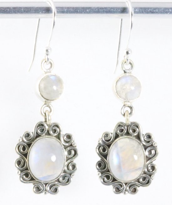 Lange bewerkte zilveren oorbellen met regenboog maansteen afbeelding 1