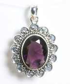 Bewerkte zilveren hanger met amethist afbeelding 1