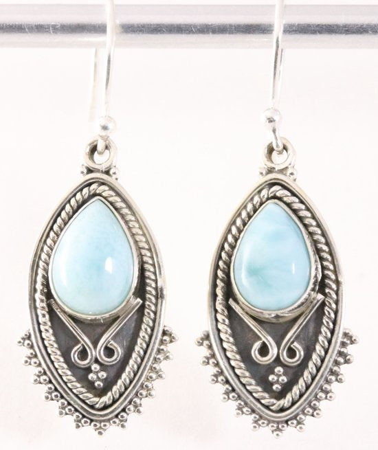 Bewerkte zilveren oorbellen met larimar afbeelding 1