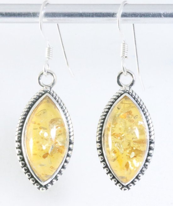 Bewerkte zilveren oorbellen met amber afbeelding 1