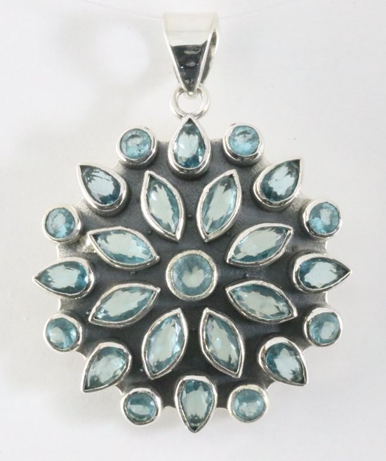 Grote zilveren hanger met blauwe topaas afbeelding 1