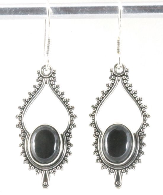 Bewerkte zilveren oorbellen met onyx afbeelding 1