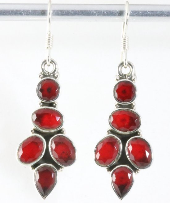 Zilveren oorbellen met granaat afbeelding 1