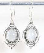 Bewerkte zilveren oorbellen met regenboog maansteen afbeelding 1