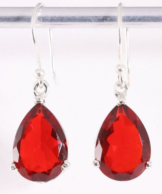 Zilveren oorbellen met granaat afbeelding 1