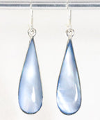 Lange druppelvormige zilveren oorbellen met blauwe schelp afbeelding 1