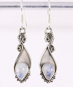 Bewerkte zilveren oorbellen met regenboog maansteen afbeelding 1