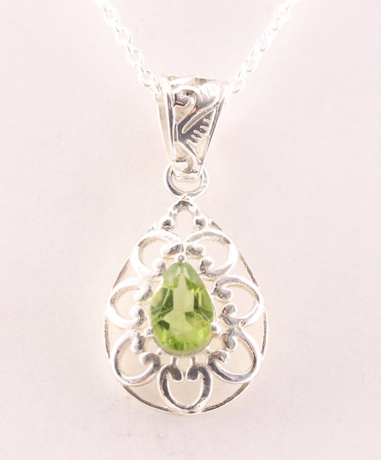 Opengewerkte druppelvormige zilveren hanger met peridoot aan ketting afbeelding 1