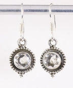 Fijne bewerkte ronde zilveren oorbellen met bergkristal afbeelding 1