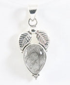 Bewerkte zilveren hanger met zwarte rutielkwarts afbeelding 1