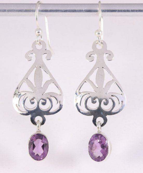 Lange opengewerkte zilveren oorbellen met amethist afbeelding 1