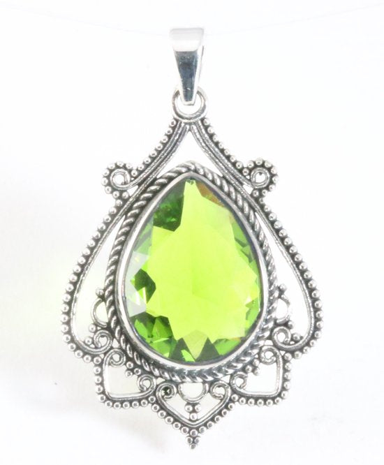 Bewerkte zilveren hanger met peridoot afbeelding 1