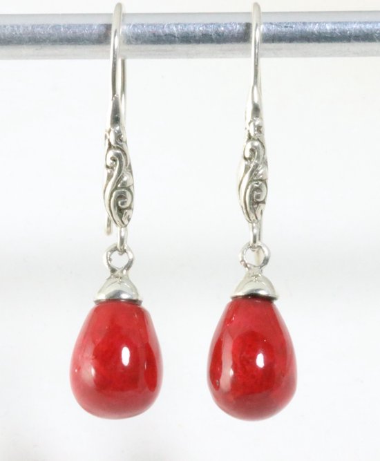 Bewerkte zilveren oorbellen met rode koraal steen afbeelding 1