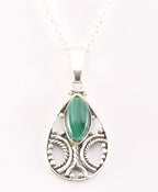 Fijne opengewerkte zilveren hanger met malachiet aan ketting afbeelding 1