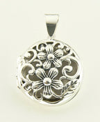 Rond opengewerkt zilveren medaillon met bloemengravering afbeelding 1