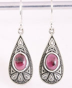 Bewerkte zilveren oorbellen met granaat afbeelding 1