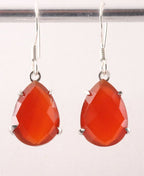 Fijne druppelvormige zilveren oorbellen met rode onyx afbeelding 1