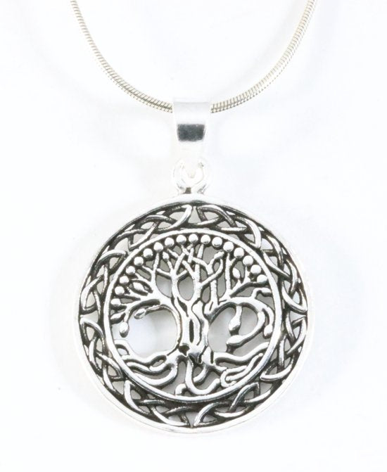 Ronde opengewerkte zilveren hanger met levensboom aan ketting afbeelding 1
