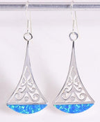 Lange opengewerkte zilveren oorbellen met Australische opaal afbeelding 1