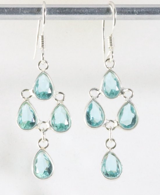 Fijne zilveren oorbellen met blauwe topaas afbeelding 1