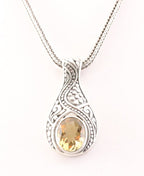 Traditionele bewerkte zilveren hanger met citrien aan vossenstaart ketting afbeelding 1