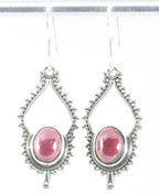 Bewerkte zilveren oorbellen met granaat afbeelding 1