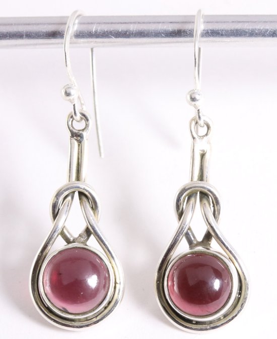 Zilveren oorbellen met granaat afbeelding 1