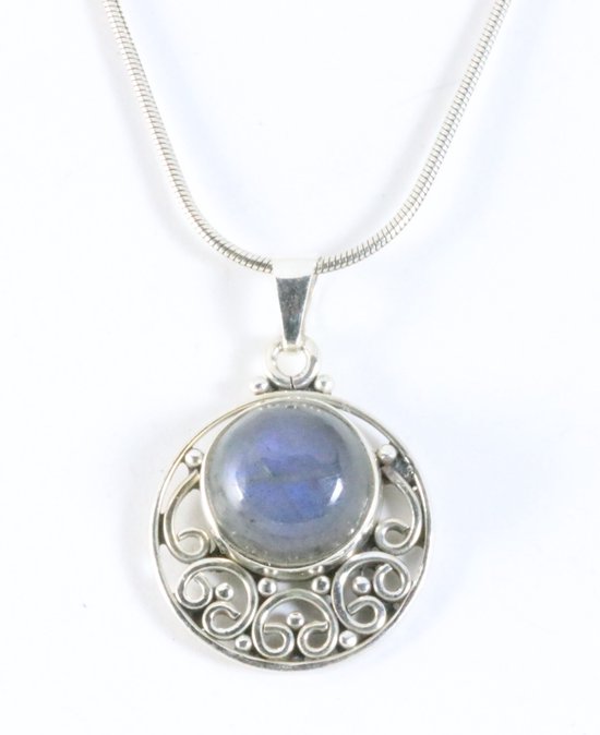 Fijne ronde opengewerkte zilveren hanger met labradoriet aan ketting afbeelding 1