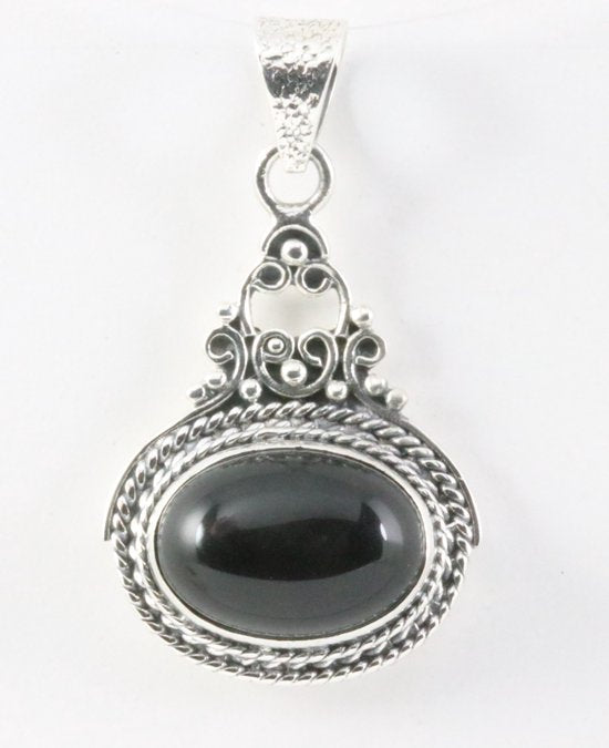 Bewerkte zilveren hanger met onyx afbeelding 1