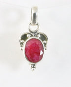 Fijne bewerkte zilveren hanger met robijn afbeelding 1