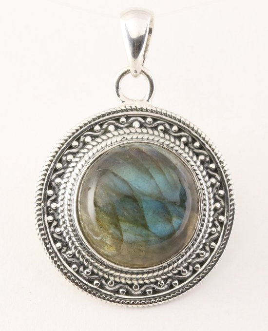 Bewerkte ronde zilveren hanger met labradoriet afbeelding 1