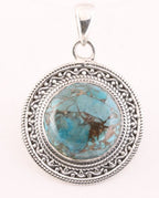 Bewerkte ronde zilveren hanger met blauwe koperturkoois afbeelding 1