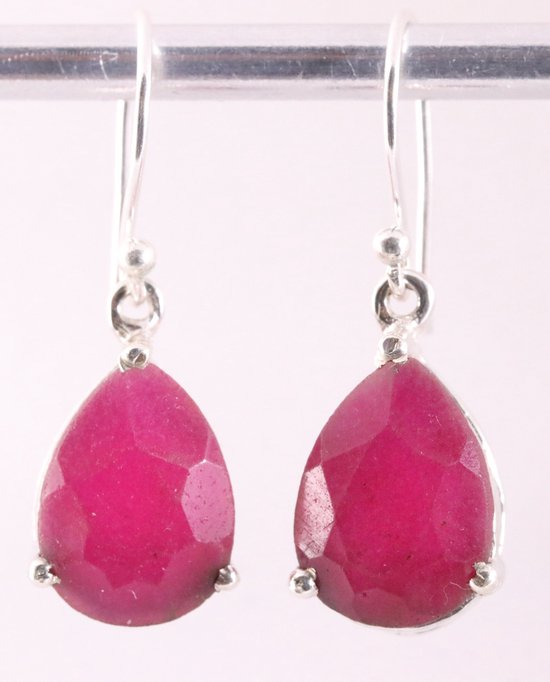 Zilveren oorbellen met robijn afbeelding 1