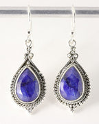 Bewerkte zilveren oorbellen met blauwe saffier afbeelding 1