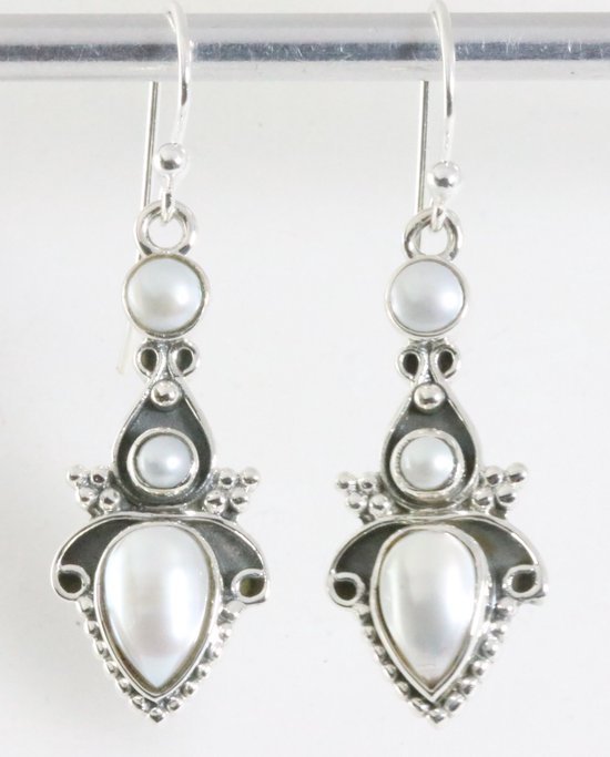 Bewerkte zilveren oorbellen met parel afbeelding 1