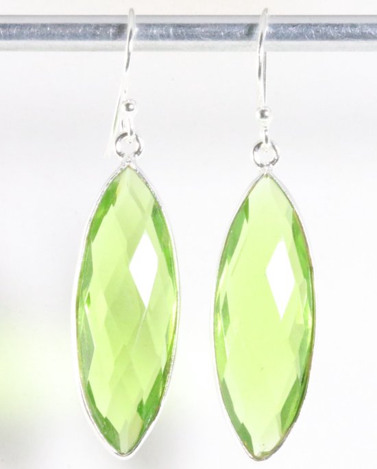 Lange zilveren oorbellen met peridoot afbeelding 1