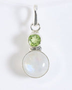 Fijne zilveren hanger met regenboog maansteen en peridoot afbeelding 1