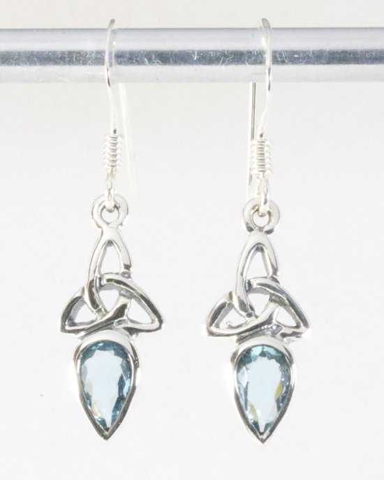 Fijne opengewerkte zilveren oorbellen met blauwe topaas afbeelding 1