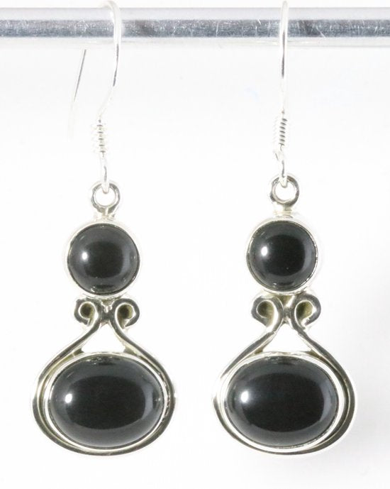 Zilveren oorbellen met onyx afbeelding 1