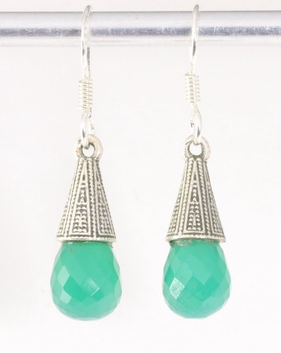 Fijne bewerkte zilveren oorbellen met gefacetteerde groene onyx afbeelding 1