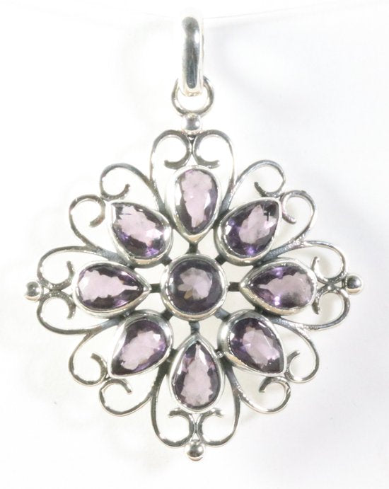 Opengewerkte zilveren hanger met amethist afbeelding 1
