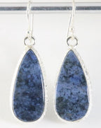 Druppelvormige zilveren oorbellen met blauwe dumortieriet afbeelding 1