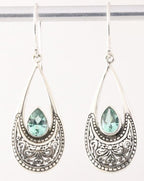 Traditionele bewerkte zilveren oorbellen met groene toermalijn afbeelding 1