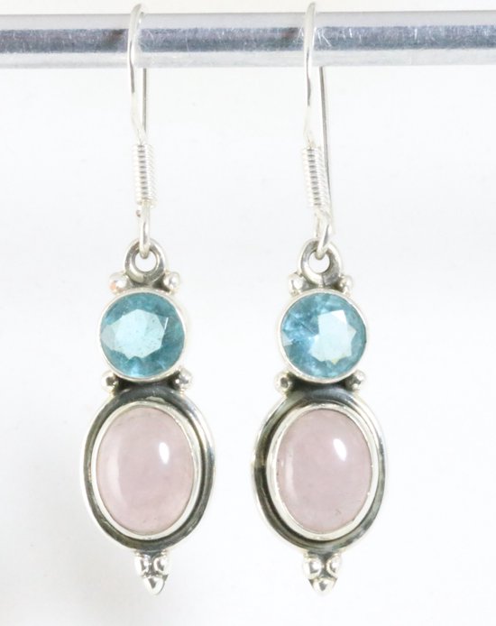 Fijne zilveren oorbellen met rozenkwarts en blauwe topaas afbeelding 1