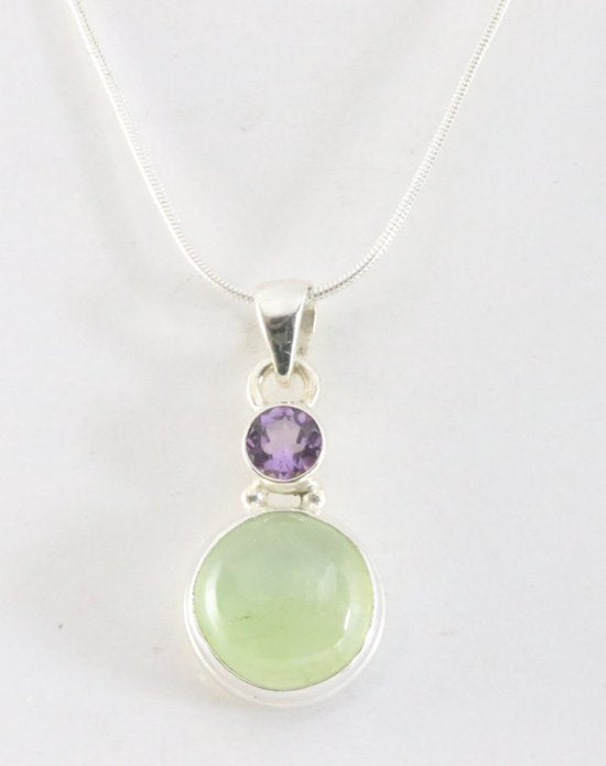 Zilveren hanger met prehniet en amethist aan ketting afbeelding 1