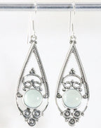 Lange opengewerkte zilveren oorbellen met aqua chalcedoon afbeelding 1
