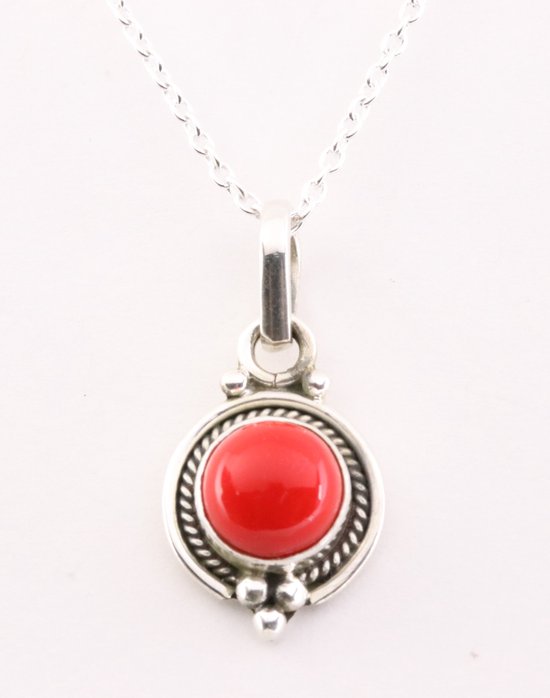 Fijne bewerkte zilveren hanger met rode koraal steen aan ketting afbeelding 1