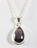 Druppelvormige zilveren hanger met amethist aan ketting afbeelding 1