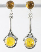 Bewerkte zilveren oorstekers met amber afbeelding 1